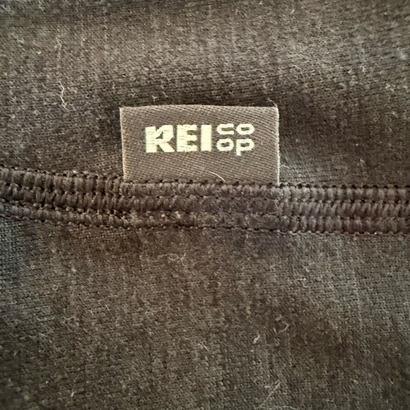 REI Co-op Base Layer Shirt Men’s Small Gray Stretch Long Sleeve Hiking - Picture 4 of 6